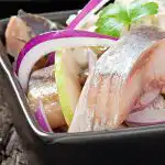 10 perc alatt főzöm a heringet sós vízben: jobb ízű, mint bármelyik boltban vásárolt hering. 10 perc alatt főzöm a heringet sós vízben: jobb ízű,