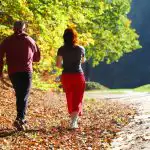 Csak napi 30 perc: egy edző 4 hetes gyaloglási tervet dolgozott ki a vérnyomás csökkentésére Csak napi 30 perc: egy edző 4 hetes gyaloglási tervet