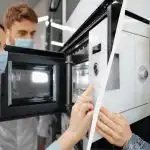 Egy tudós egyértelműen válaszolt arra, hogy a mikrohullámú sugárzás veszélyes-e: