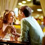 Hogyan veszed észre, hogy valaki biztosan beléd szeretett: 3 finom